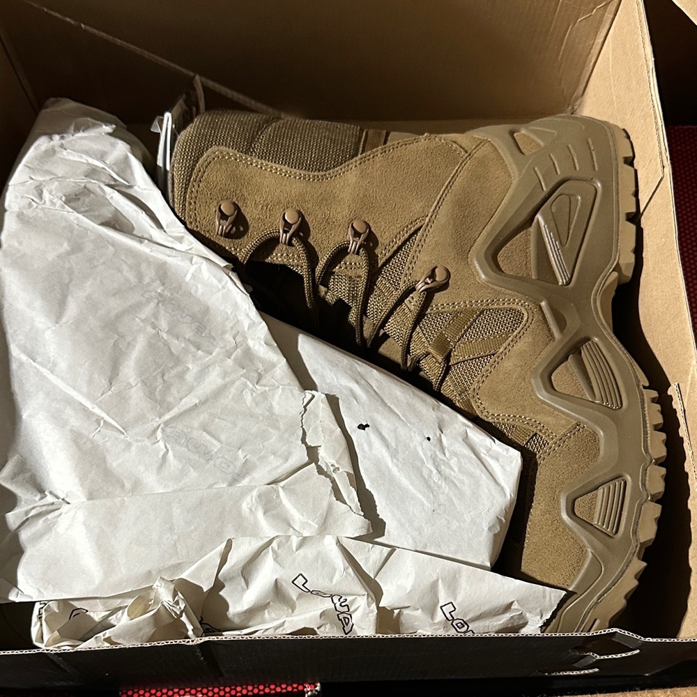 Lowa Men's Tan Tactical Boots